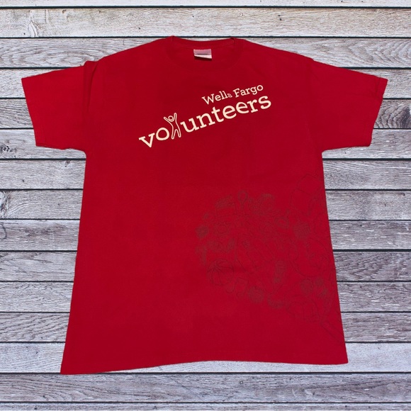 Wells Fargo Volunteers Shirt Bank Employee Costume Spirit Halloween TCF - Picture 1 of 7